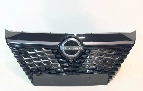 Nissan Qashqai J12 Front bumper upper radiator grill 62310HN10A