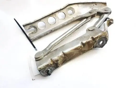 Skoda Fabia Mk2 (5J) Engine bonnet/hood hinges 5J0823302