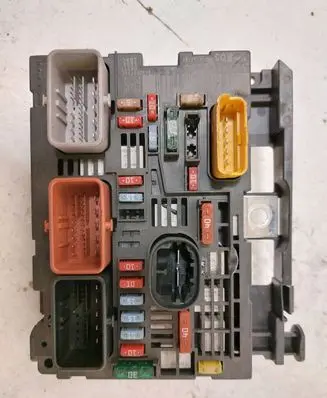 Peugeot 308 BSM Control unit 9664706280