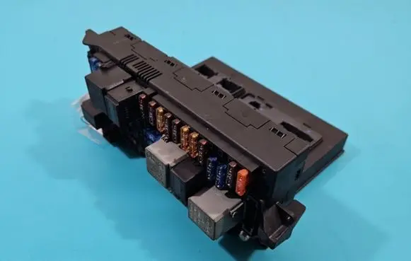 Mercedes-Benz E W211 Fuse box set 2115453101 IMPRK1380127