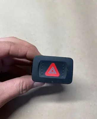 Volkswagen Golf IV Hazard light switch 1J0959621B 1J0953235J