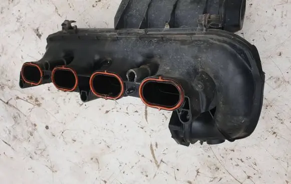 Mercedes-Benz C W205 Intake manifold A2740900037
