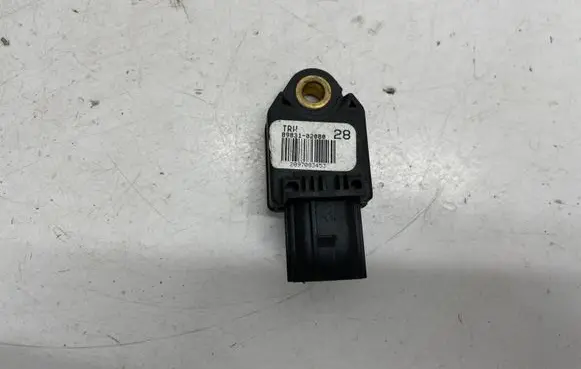 Toyota Auris 150 Airbag deployment crash/impact sensor 8983102080