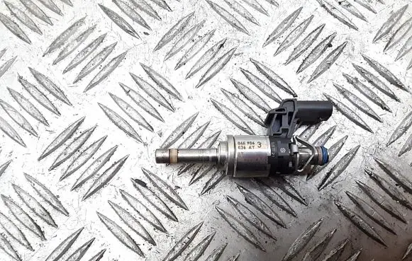 Skoda Fabia Mk3 (NJ) Fuel injector 04e906036at