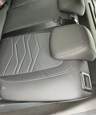 Jeep Avenger Rear seat 