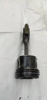 Jeep Cherokee III KJ Piston with connecting rod