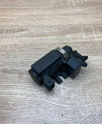 BMW 7 E65 E66 Turbo solenoid valve 2247906 72279600
