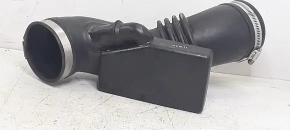 Subaru Legacy Air intake hose/pipe B022