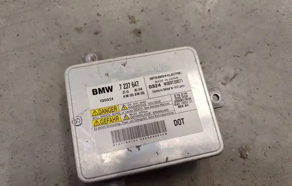BMW 3 E90 E91 Headlight ballast module Xenon 7237647 W003T20071