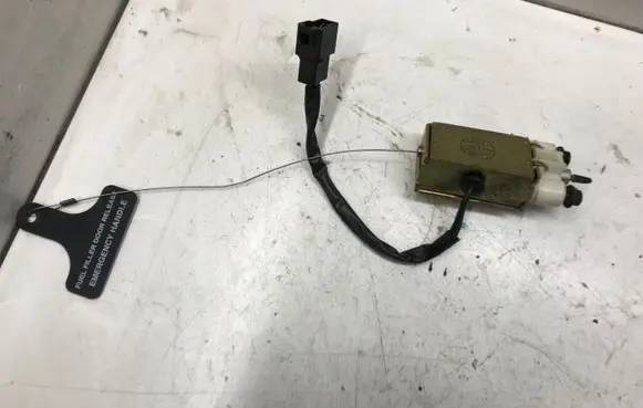 KIA Sorento Fuel cap flap release cable 