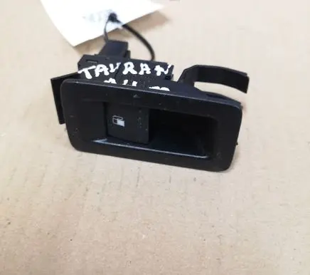 Volkswagen Touran I Fuel tank opening switch 1T0959551