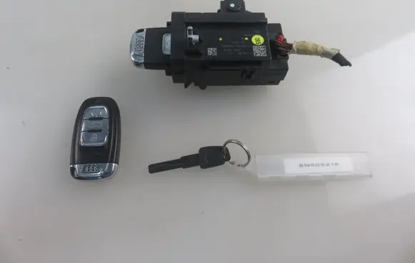 Audi A4 S4 B8 8K Ignition lock 8K0909131B