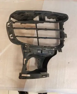 Porsche Cayenne (92A) Front fog light trim/grill 7P5807682E