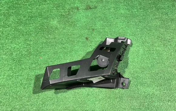 Seat Leon (5F) Bumper support mounting bracket corner 5F9807377