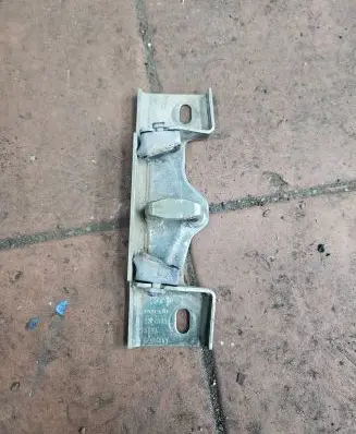 Volvo V70 Tailgate lock loop/hook striker 9187825 6030