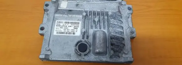 Ford Kuga II Engine control unit/module ds7112b684xd