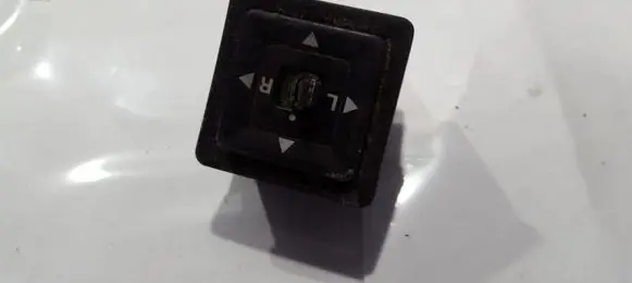 Mitsubishi Space Wagon Wing mirror switch 2775