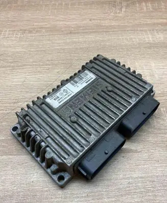 Renault Laguna I Engine control unit/module ECU HOM7700102888 7700112087 S10528003D