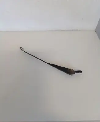 Nissan Almera Tino Rear wiper blade arm