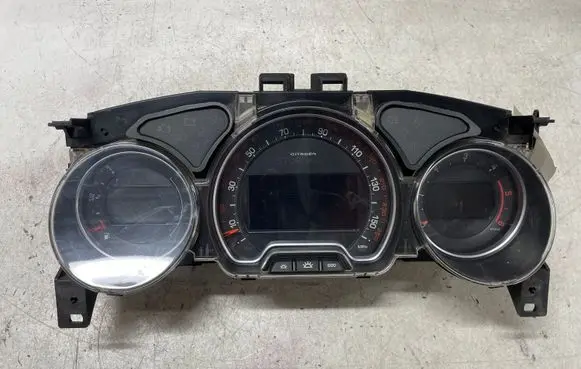 Speedometer (instrument cluster)