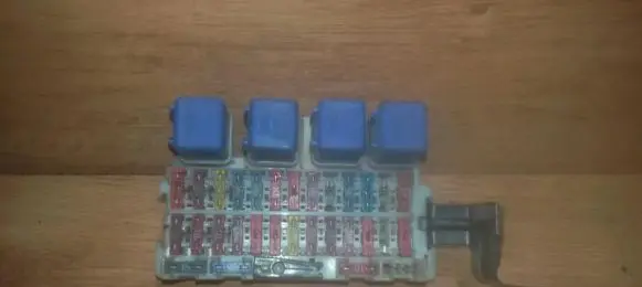 Nissan Sunny Fuse box set