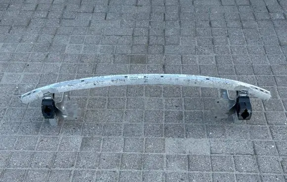 BMW 8 G15 Front bumper cross member