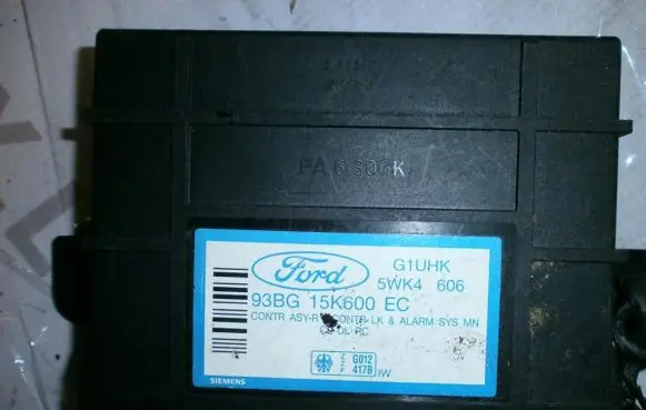 Ford Mondeo MK I Comfort/convenience module 93BG15K600EC 5WK4606