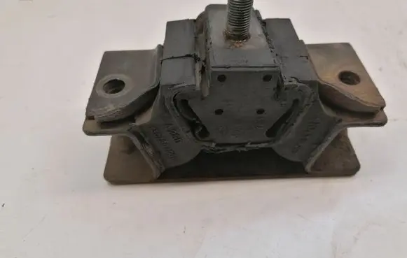 Peugeot Boxer Engine mount bracket 1307907080