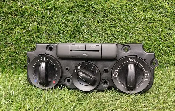 Volkswagen Jetta VI Climate control unit 5C0820047BD 901519030000