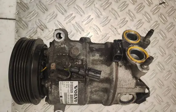 Volvo V60 Air conditioning (A/C) compressor (pump) 31332528 095144014B4