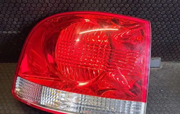 Volkswagen Touareg I Rear/tail lights 7L6945095K