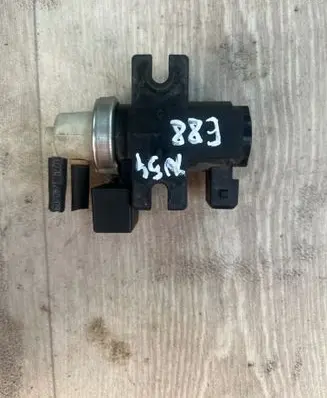 BMW 1 E82 E88 Turbo solenoid valve 7595374 11747595374