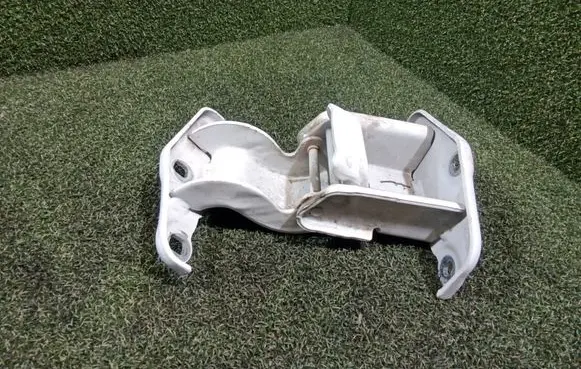 Rear door upper hinge