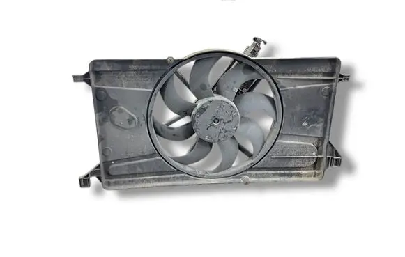 Ford Focus Electric radiator cooling fan 8240479 3M518C607EC