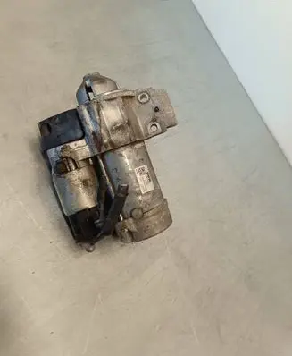 BMW X3 F25 Starter motor 8570846 4380000490