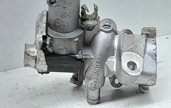 Infiniti QX70 S51 EGR valve 8201016581