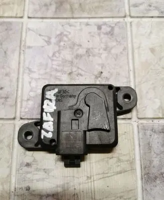 Opel Zafira A Airbag deployment crash/impact sensor 09133263 TGS1367346H