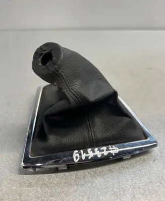 Toyota Corolla Verso AR10 Gear shifter surround trim plastic ---