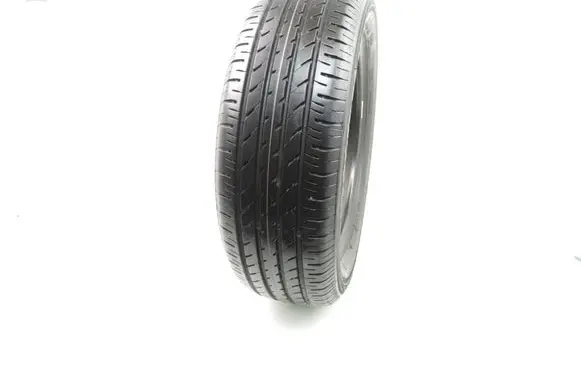 Volkswagen Golf V R16 summer tire 