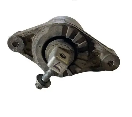 Maserati Ghibli Engine mount bracket 0670004870