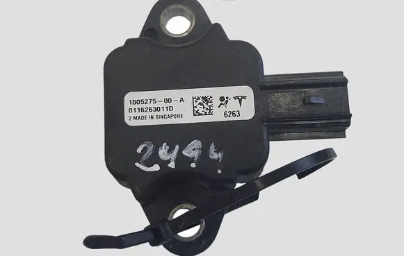 Tesla Model S Airbag deployment crash/impact sensor 100527500A