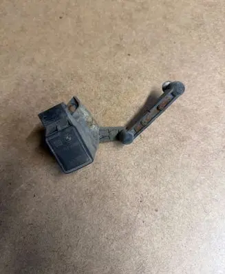BMW 5 E39 Headlight/headlamp level sensor 1093698