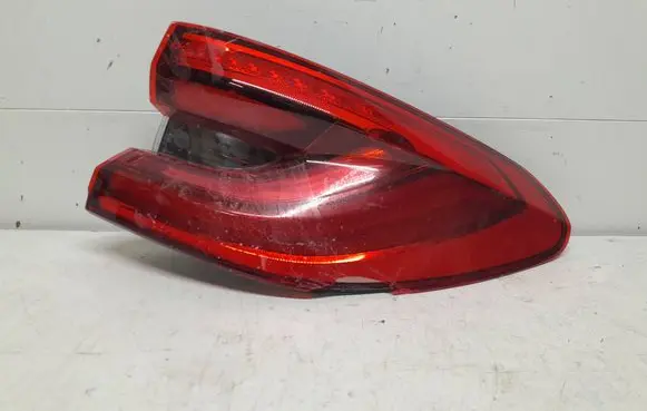 Rear/tail lights