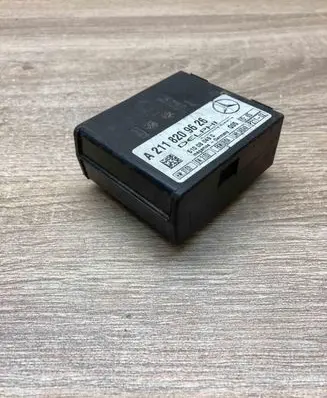 Mercedes-Benz E W211 Alarm control unit/module A2118209626
