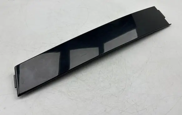 Volkswagen Tiguan Front door glass trim molding 5N0837902A