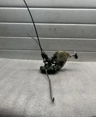 KIA Sorento Front door lock 040308