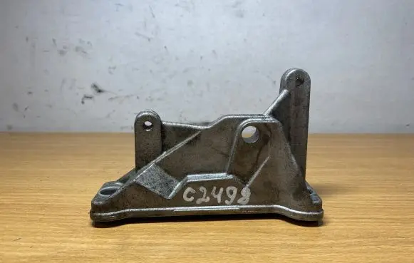 BMW 5 F10 F11 Engine mounting bracket 59776210 C2498