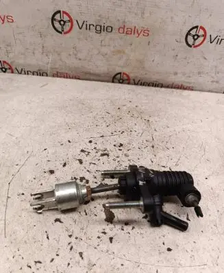 Toyota RAV 4 (XA30) Clutch master cylinder 10511300011