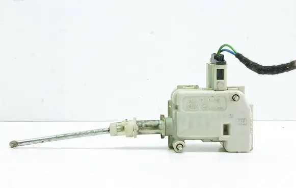 Volkswagen Golf IV Tailgate boot lock/latch motor 3B0959781