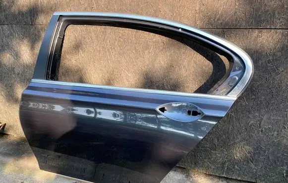 BMW 7 F01 F02 F03 F04 Door (2 Door Coupe) 